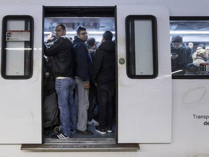 Tren de la sèrie 4000 del metro de Barcelona, on s'ha trobat amiant en dues unitats.