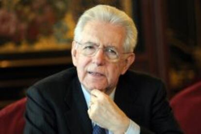 Mario Monti, exprimer ministro de Italia, ayer durante un momento de la entrevista con Cinco Días.