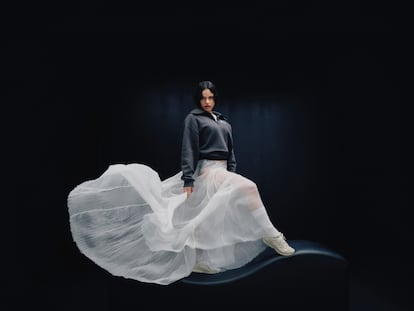 Rosalía reinterpreta un icono del ‘running’ entre tradición y modernidad