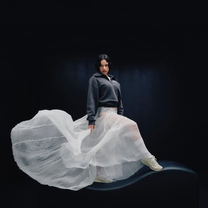 Rosalía reinterpreta un icono del ‘running’ entre tradición y modernidad