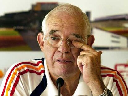 Luis Aragonés, durante su conferencia de prensa de ayer.