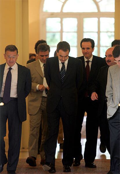 Zapatero, tras su declaración institucional, ayer en Madrid.