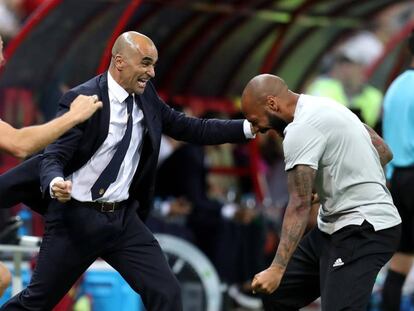 Roberto Martínez celebra el primer gol de Bélgica ante Brasil con Henry.