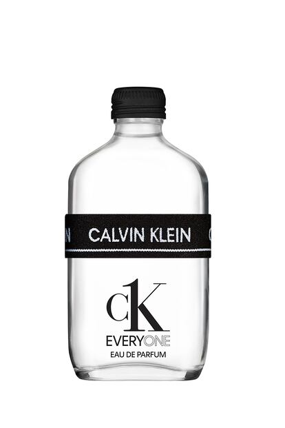 Ck One, probablemente la primera fragancia superventas en abolir el género, se intensifica y reinterpreta ahora en una nueva versión verde y cítrica: CK Everyone. De Calvin Klein.