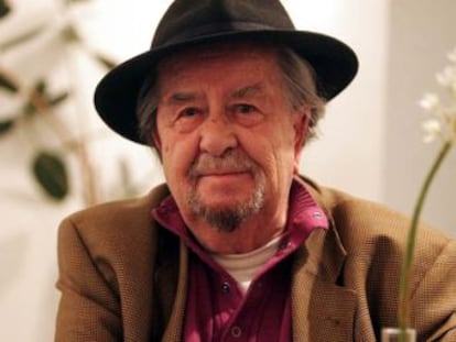 El poeta gaditano Carlos Edmundo de Ory, en noviembre de 2007.