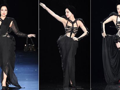 Tres momentos del <i>strip-tease </i>que Dita von Teese hizo en el desfile de Yves Saint Laurent. Al final, saliendo de la pasarela de la mano de Jean Paul Gaultier.