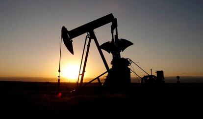 Una plataforma de extracción de petróleo.