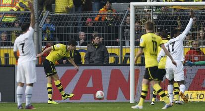 Lewandowski marca ante el Hannover 96.