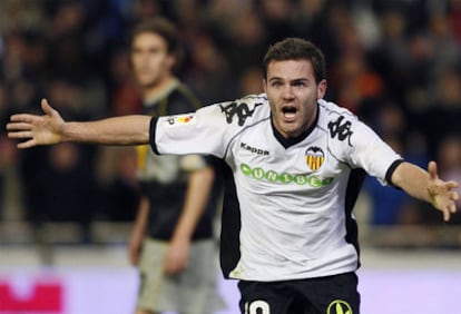 Juan Mata, durante un partido del Valencia contra el Espanyol en enero.