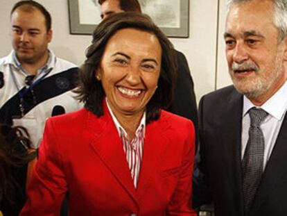 Rosa Aguilar y José Antonio Griñán, tras la toma de posesión del nuevo presidente andaluz.