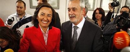 Rosa Aguilar y José Antonio Griñán, tras la toma de posesión del nuevo presidente andaluz.