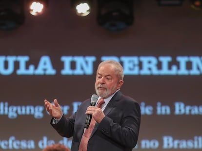 O ex-presidente Lula participa de debate em Berlim, Alemanha, em 10 de março.