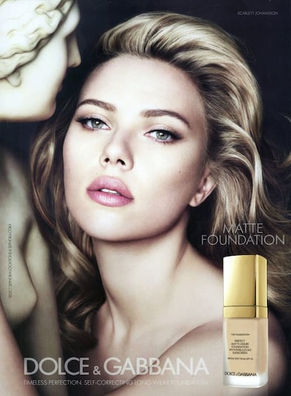 Su fama también la ha convertido en imagen de varias marcas reconocidas. Ha sido en más de una ocasión imagen de perfumes de Dolce&Gabbana.