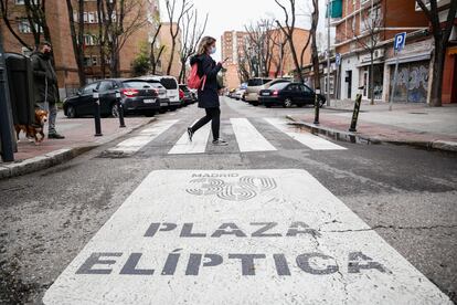 Zona de Bajas Emisiones en Plaza Elíptica (Madrid), el 25 de marzo de 2022.
