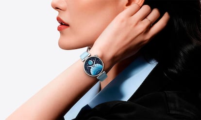 Chica con el Xiaomi Watch S5 41mm