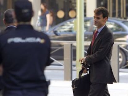 El juez de la Audiencia Nacional Pablo Ruz a su lle gada a la Audiencia. 