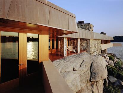 la 'joya de la corona', es una inmensa residencia de 465 metros cuadrados que Lloyd Wright diseñó confiando en que superaría la majestuosidad de su famosa Fallingwater, pero que no llegó a ver construida en vida por la falta de fondos del entonces propietario de la isla, A. K. Chahroudi.