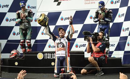 Márquez celebra la victoria en el GP de Tailandia.