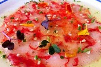 Carpaccio de gamba roja del Mediterráneo.