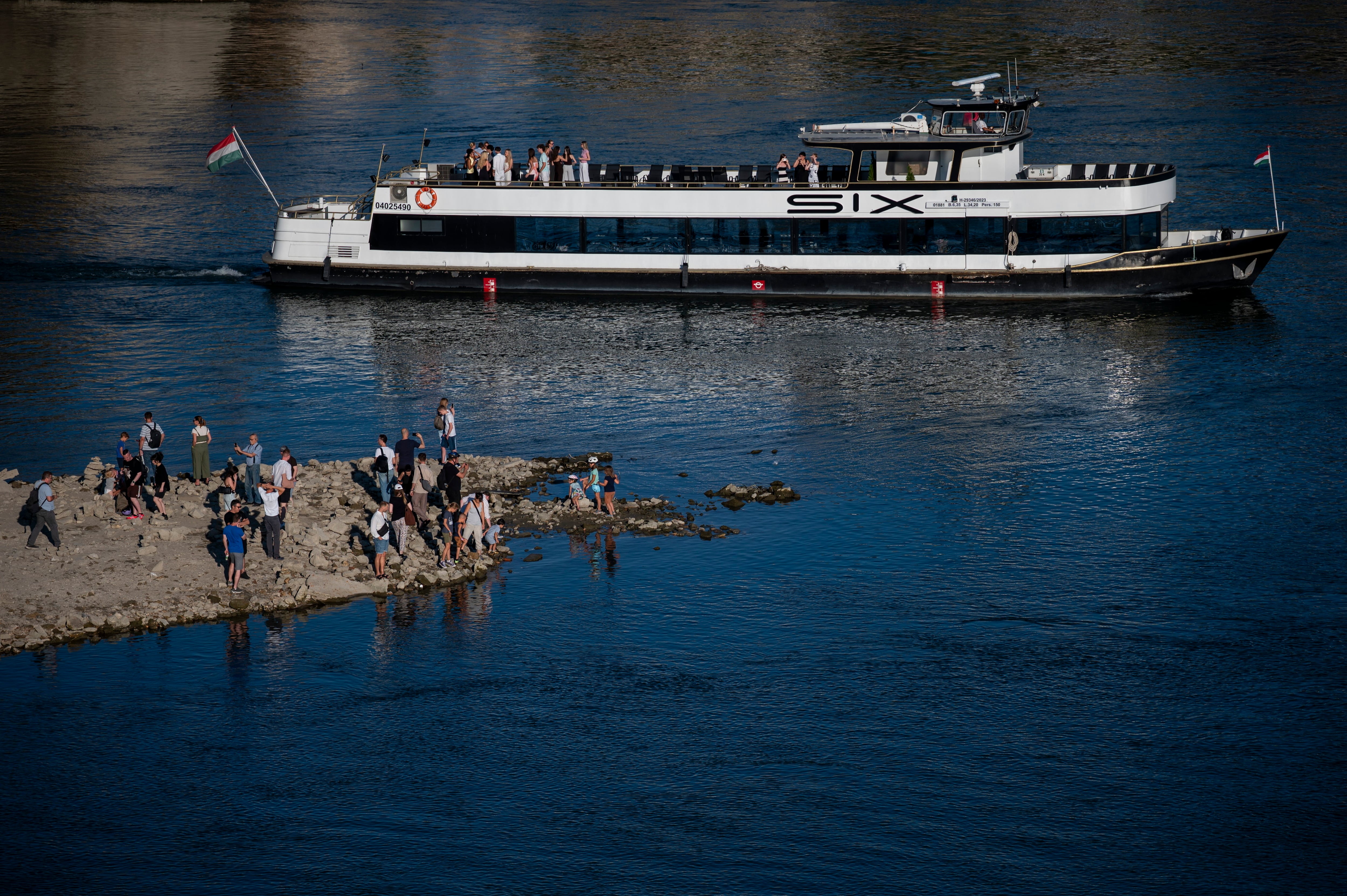 La sequía arruina el crucero por el Danubio de 120 españoles: “Vamos a terminar haciendo 1.500 kilómetros en autocar”