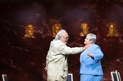 Máxima tensión entre Michael Volle (Der Wanderer) y Anna Kissjudit (Erda), los padres de Brünnhilde y las valquirias, en la primera escena del tercer acto de 'Siegfried'.