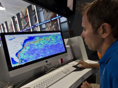 Gonzalo Infante, en la Sala de Control de la Regata.