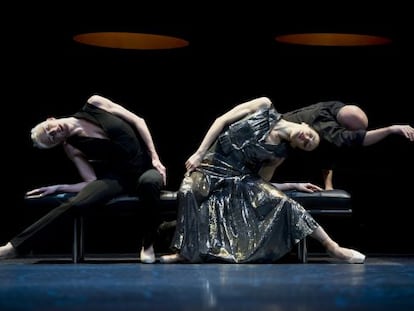 Diana Vishneva, a la derecha, en &#039;Switch&#039;, de Jean-Christophe Maillot, junto a Bernice Coppieters y Gaetan Morloti. 