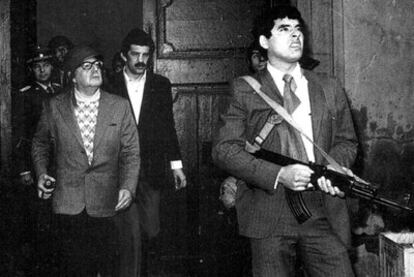 Salvador Allende (izquierda), en el palacio de la Moneda el 11 de septiembre de 1973.