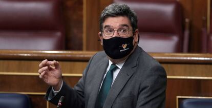 El ministro de Inclusión y Seguridad Social, José Luis Escrivá durante un pleno del Congreso.