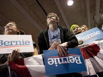 Seguidores del candidato Bernie Sanders en Norfolk, Virginia.