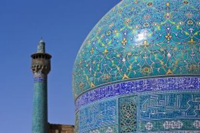 Alminar y cúpula de la mezquita del Imán, en Isfahan (Irán), declarada patrimonio mundial.