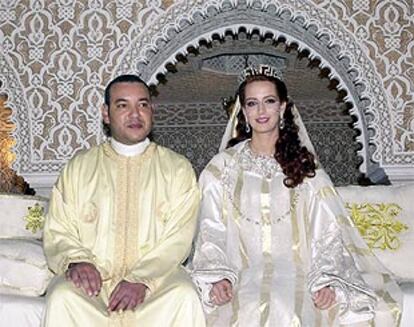 El rey de Marruecos, Mohamed VI, junto a su mujer, Salma.