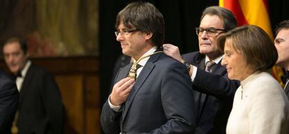 Toma de posesi&oacute;n del presidente electo de la Generalitat, Carles Puigdemont, en el Palau de la Generalitat de Barcelona.