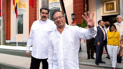 Los presidentes de Colombia y Venezuela, Gustavo Petro y Nicolás Maduro, se reúnen en Caracas el 7 de enero de 2022.