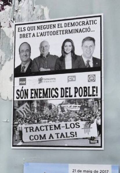 Uno de los carteles.