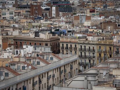 Edificios residenciales en el distrito del Raval, uno de los más tensionados del mercado inmobiliario de Barcelona.