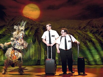 <b>Momento de <i>The Book of Mormon,</i> el musical con el que Trey Parker y Matt Stone evangelizan en el nuevo Broadway.</b>