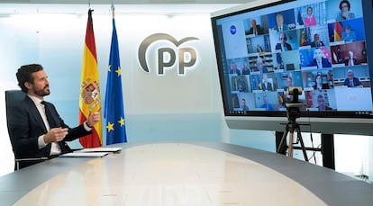 El presidente de los populares, Pablo Casado, durante la videoconferencia que mantuvo el miércoles con líderes del PP europeo.