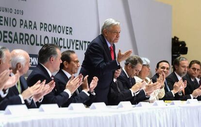 López Obrador con los empresarios mexicanos, este jueves.