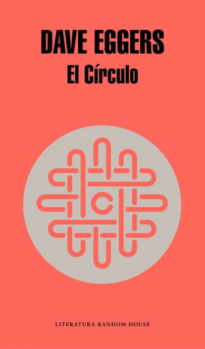 En esta novela distópica Eggers sumerge a sus lectores en un ambiente laboral donde reina la transparencia, tanto en el diseño de interiores como en la filosofía de la empresa respecto a sus trabajadores, cuya privacidad se vuelve inexistente. Adelantándose a la serie 'Black Mirror', Eggers retrata la experiencia orwelliana que vive la joven profesional Mae Holland tras ser contratada en El Círculo, la empresa de Internet más importante del mundo. Traducción: Javier Calvo.