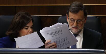 Rajoy y Sa&eacute;nz de Santamar&iacute;a este mi&eacute;rcoles en el Congreso.