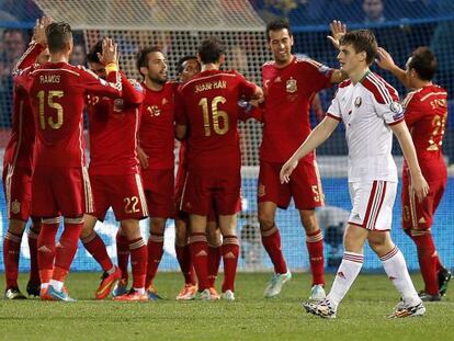 Los jugadores celebran el segundo gol.