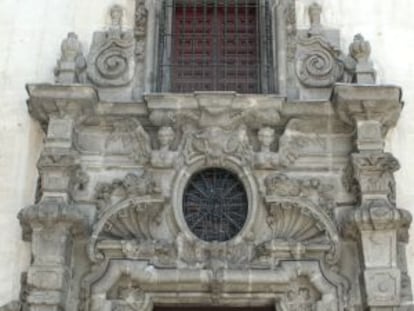 Fachada del Monte de Piedad de Madrid.