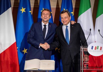 El presidente francs Emmanuel Macron (izquierda) y el primer ministro italiano Mario Draghi, durante un encuentro en Roma el pasado 25 de noviembre.