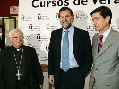 Antonio Cañizares, Mariano Rajoy y el rector de la Universidad Rey Juan Carlos, Pedro González Trevijano.