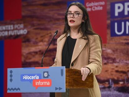 La portavoz del Gobierno chileno, Camila Vallejo, confirmó que el cambio de Gabinete será hoy.