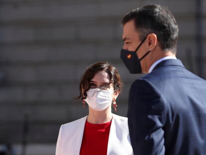 El presidente del Gobierno, Pedro Sánchez, y la presidenta de la Comunidad de Madrid, Isabel Díaz Ayuso este 12 de octubre.