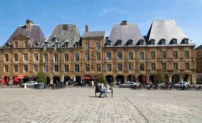 La plaza Ducale de Charleville, en Francia.