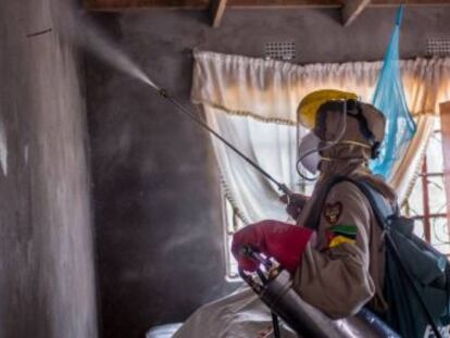La OMS apuesta por dar el protagonismo de la lucha contra el paludismo a los 11 Estados que más lo sufren. El informe anual confirma la tendencia negativa  en 2017 se detectaron 3,5 millones nuevos casos en ellos