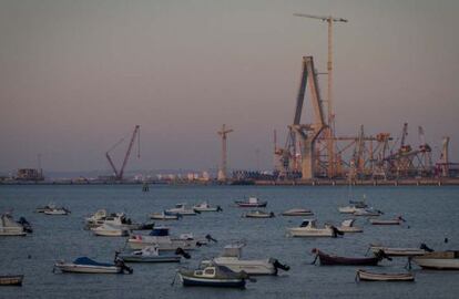 Una vista de las obras del segundo puente de C&aacute;diz.